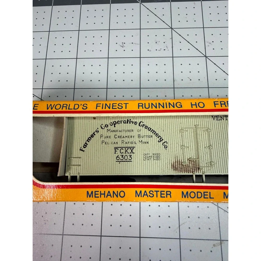 Mehano Master Model Makers HO Scale Farmers Co-op Creamery Refrigerator Car FCKX